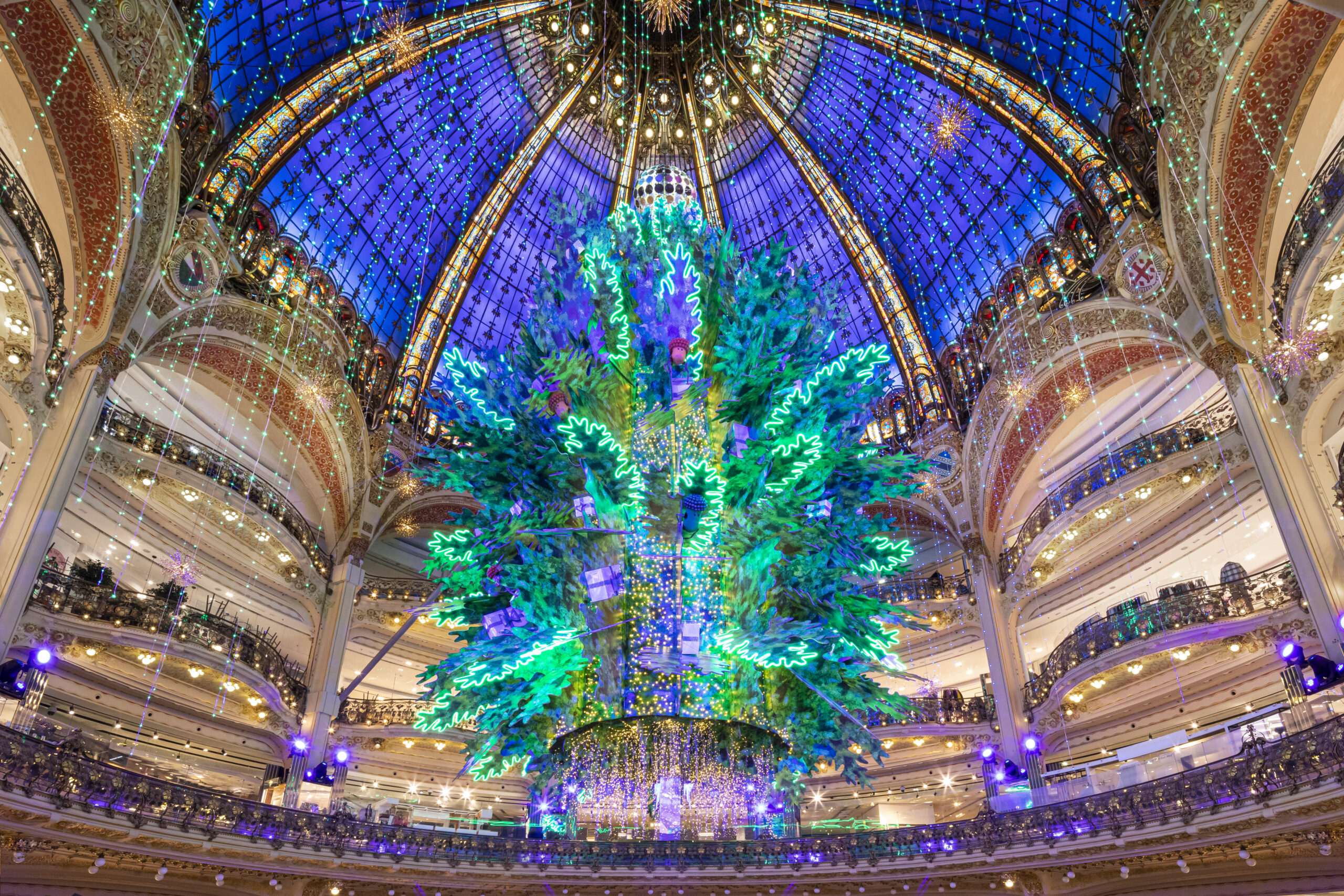 Galeries Lafayette Haussmann celebra o Natal de 2022 com 
